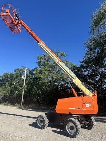 2015 JLG 600S image 11
