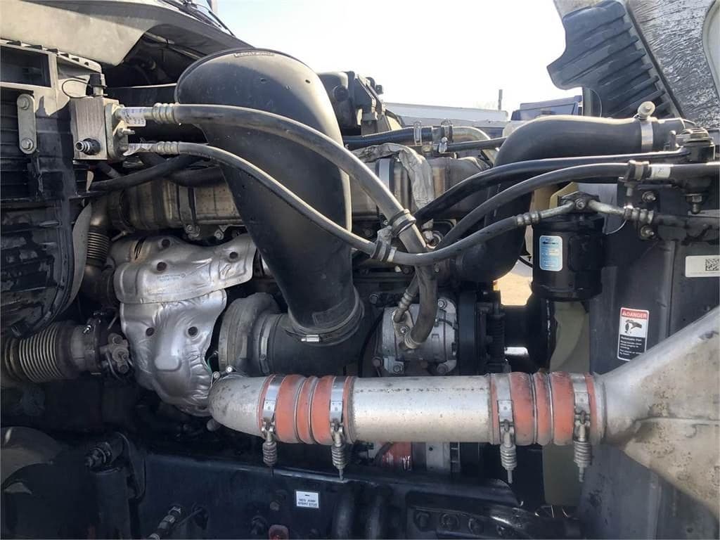 2018 Freightliner Cascadia image 15