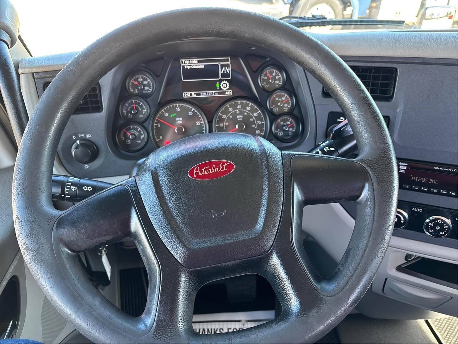2020 Peterbilt 579 image 10