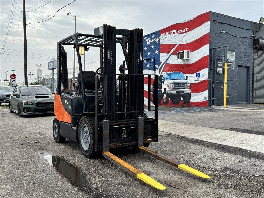 2007 Doosan D25s-5 image 1