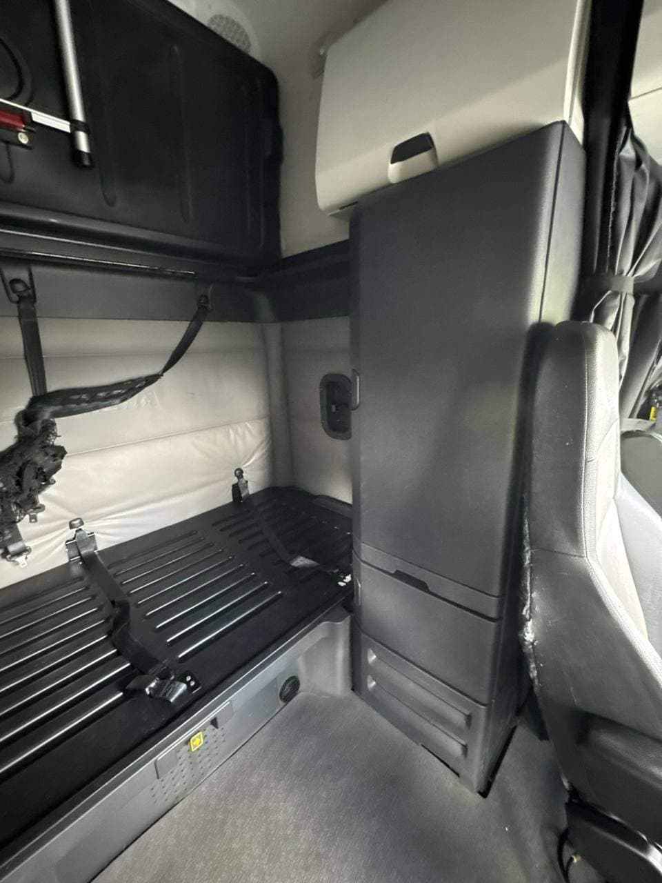 2022 Freightliner Cascadia 126 image 15