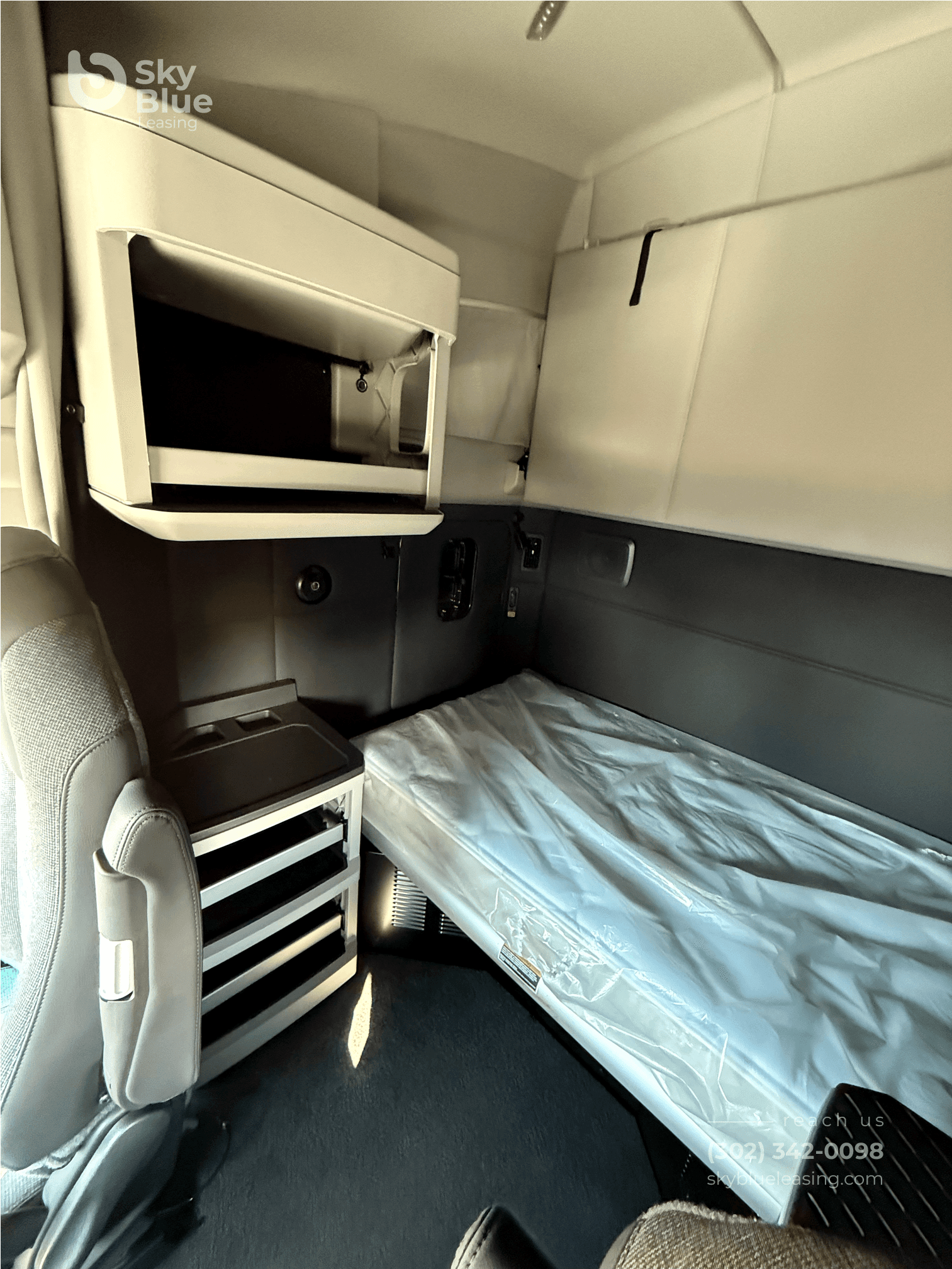 2027 Kenworth T680 image 10