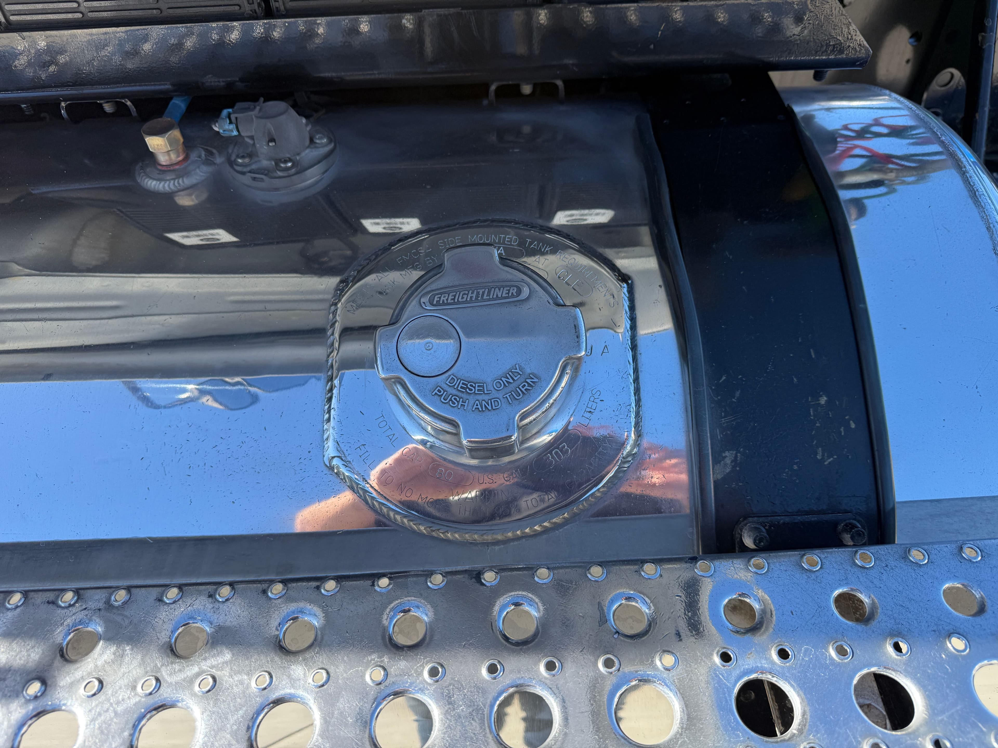 2019 Freightliner 114SD image 10