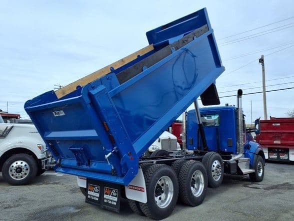 2025 Kenworth T880 image 20