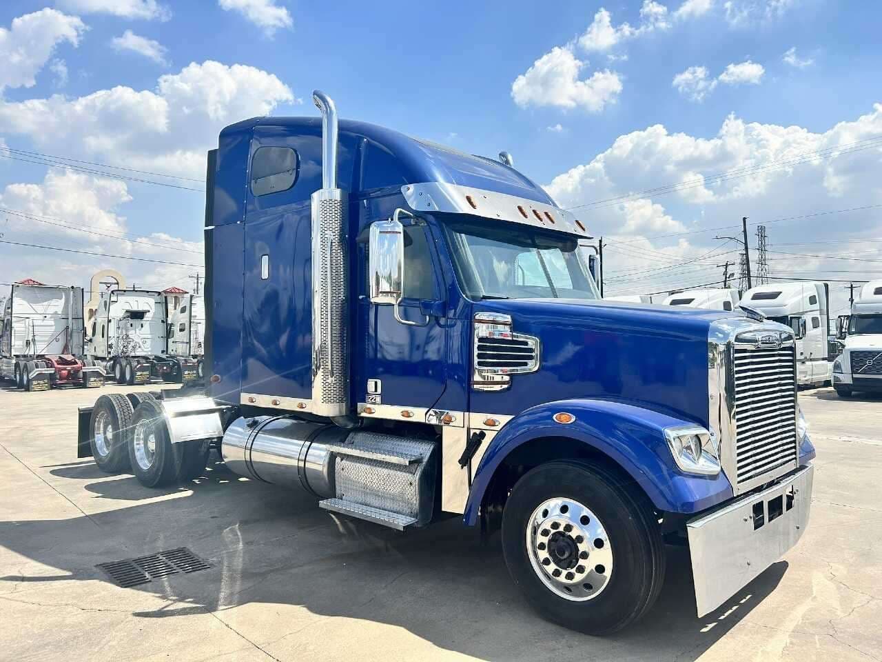 2020 Freightliner Coronado 122 image 2