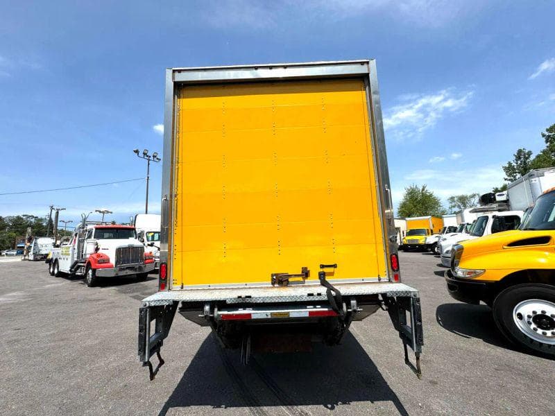 2019 Freightliner Cascadia 125 image 9