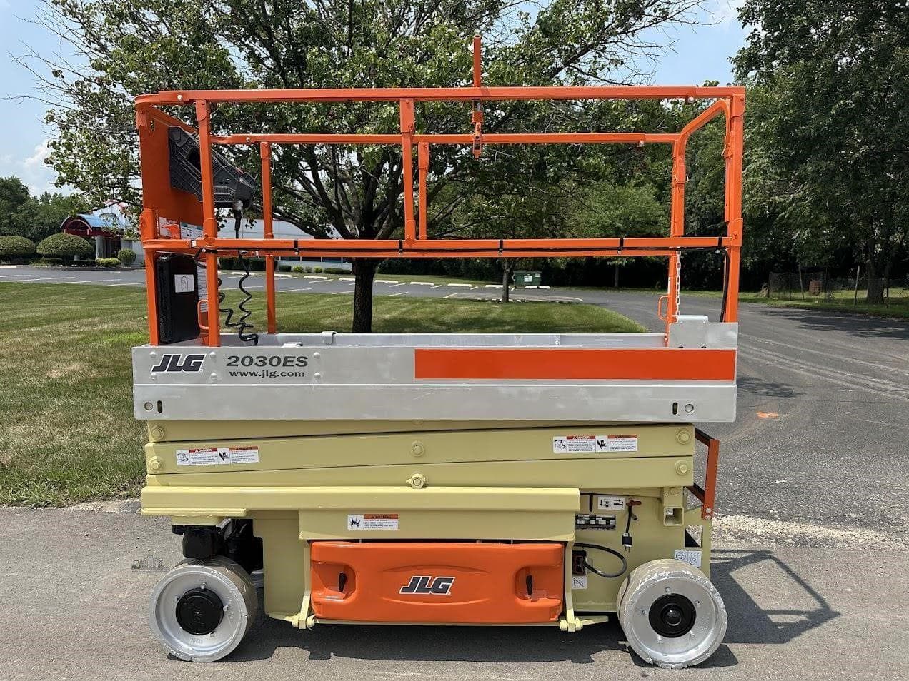 2014 JLG 2030ES image 1