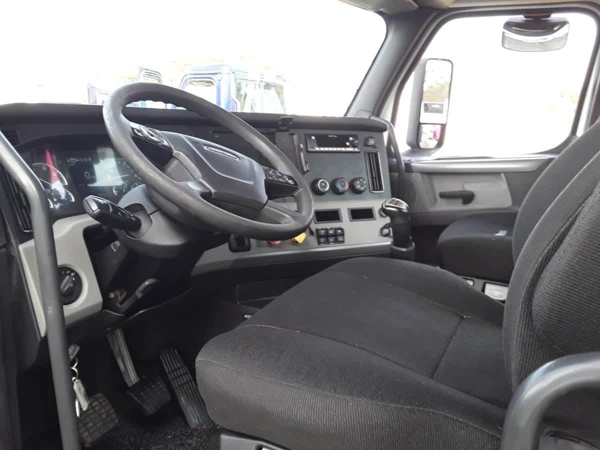 2020 Freightliner Cascadia image 7