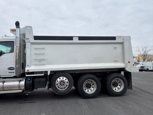 2026 Kenworth T880 image 9