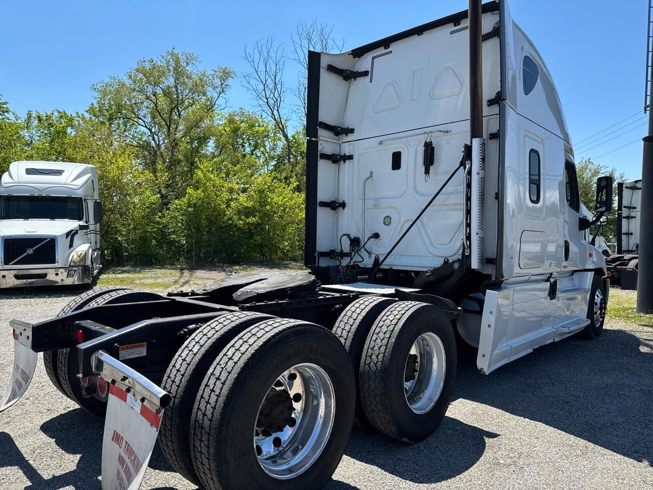 2015 Freightliner Cascadia 125 image 3