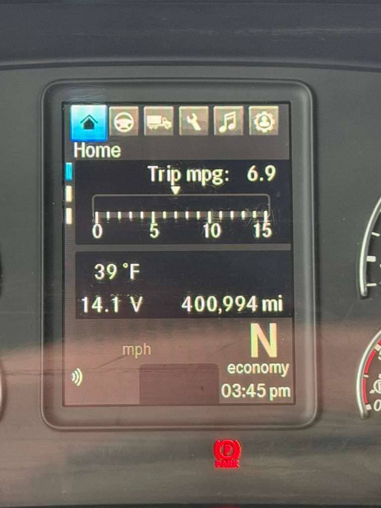 2022 Freightliner Cascadia image 10