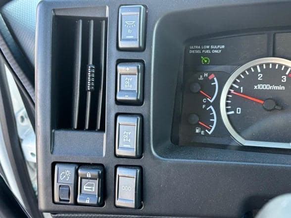 2025 Isuzu FTR image 19