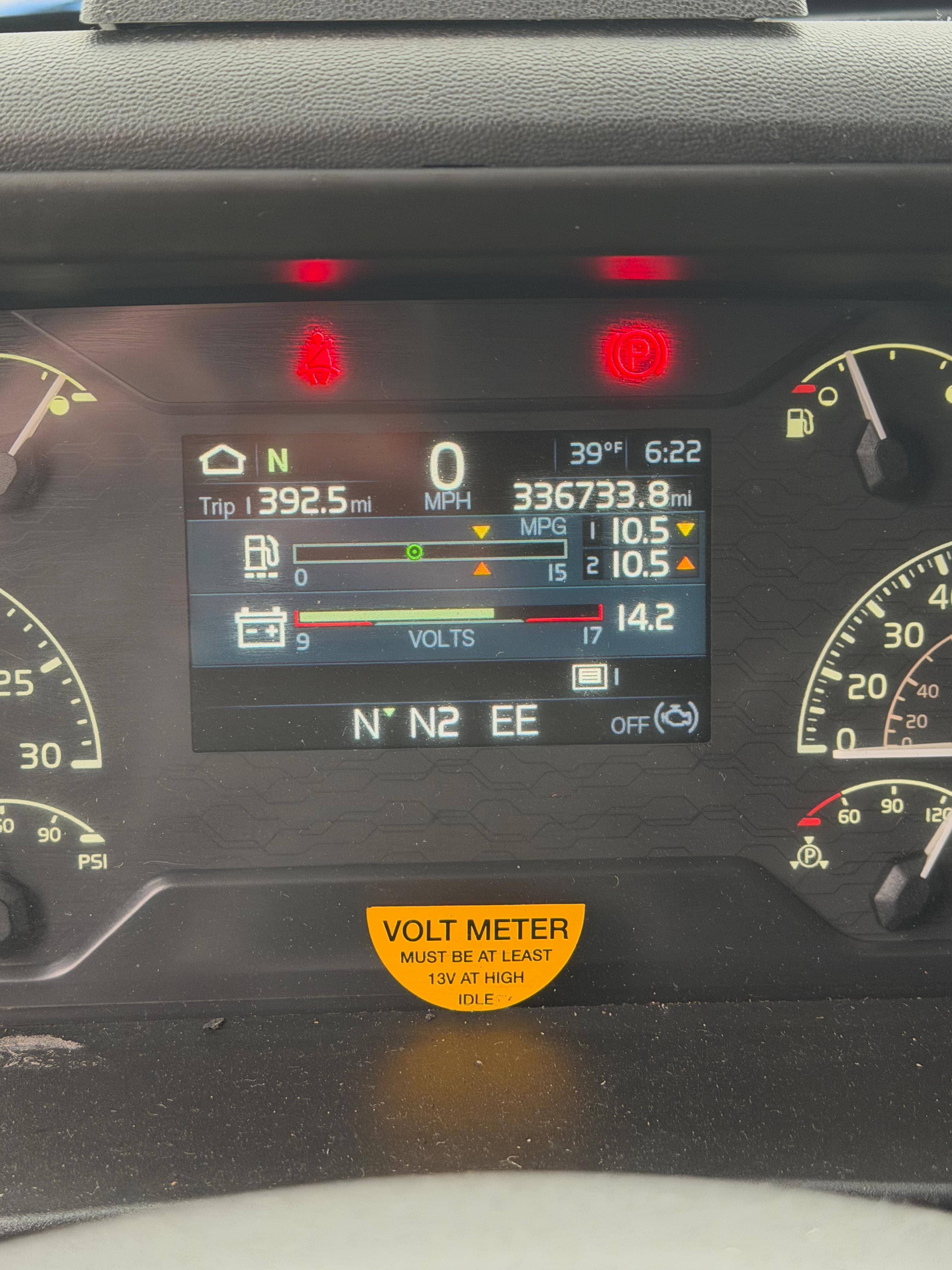 2021 Volvo VNL image 12