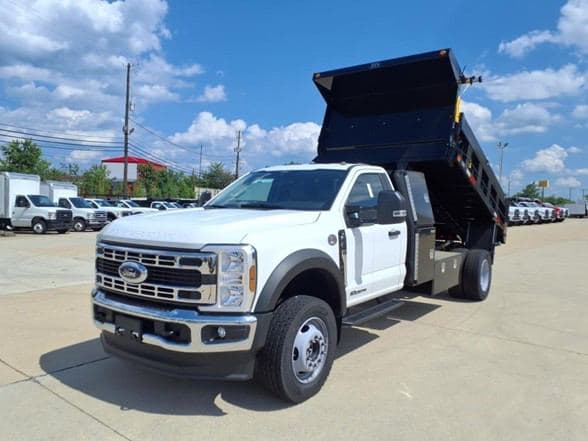 2025 Ford F600 image 2