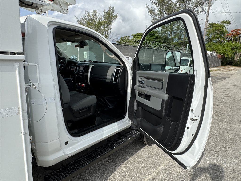 2017 RAM 5500 image 47