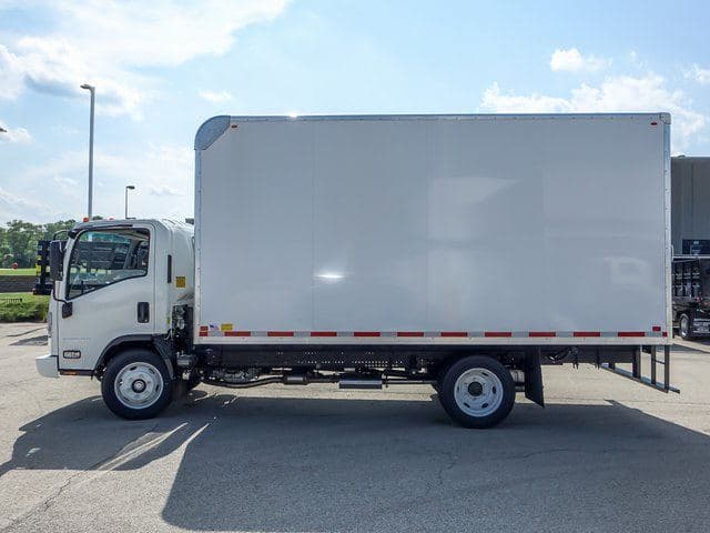 2025 Chevrolet 5500 XG LCF Gas Work Truck 16'x96"x7'6" Box Truck image 6