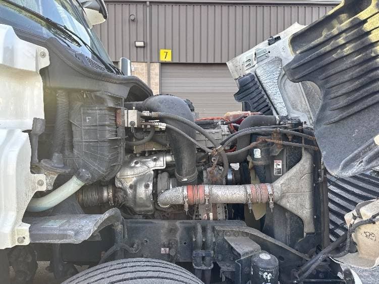 2018 Freightliner Cascadia image 2