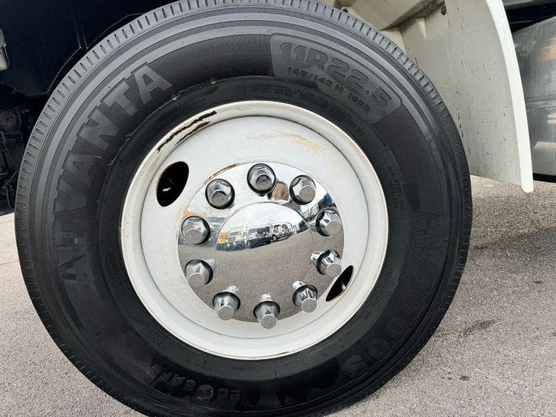 2017 International 4300 image 12