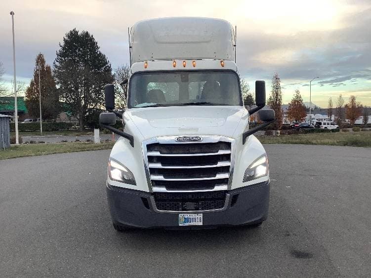 2019 Freightliner Cascadia image 2