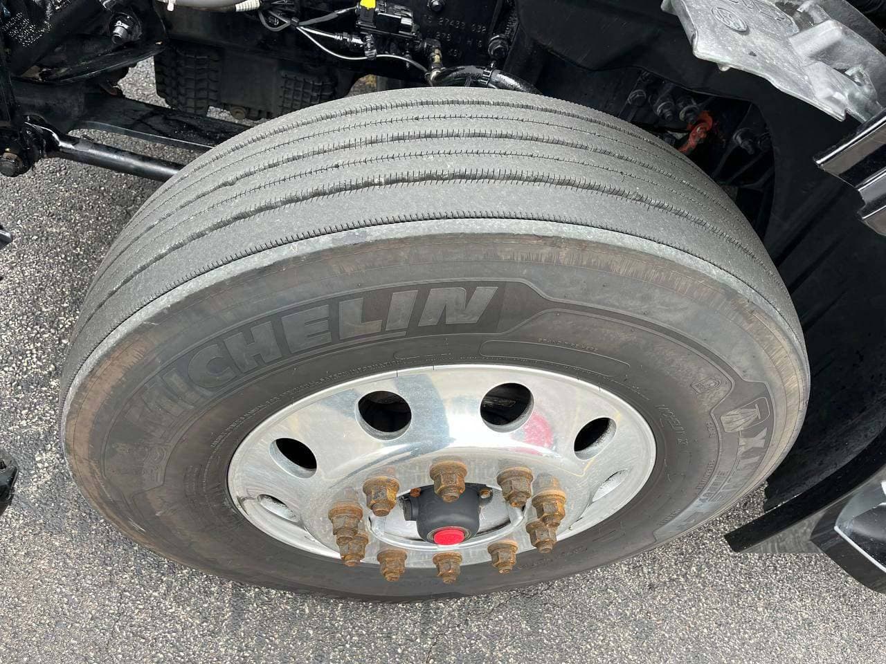 2022 Freightliner Cascadia image 8