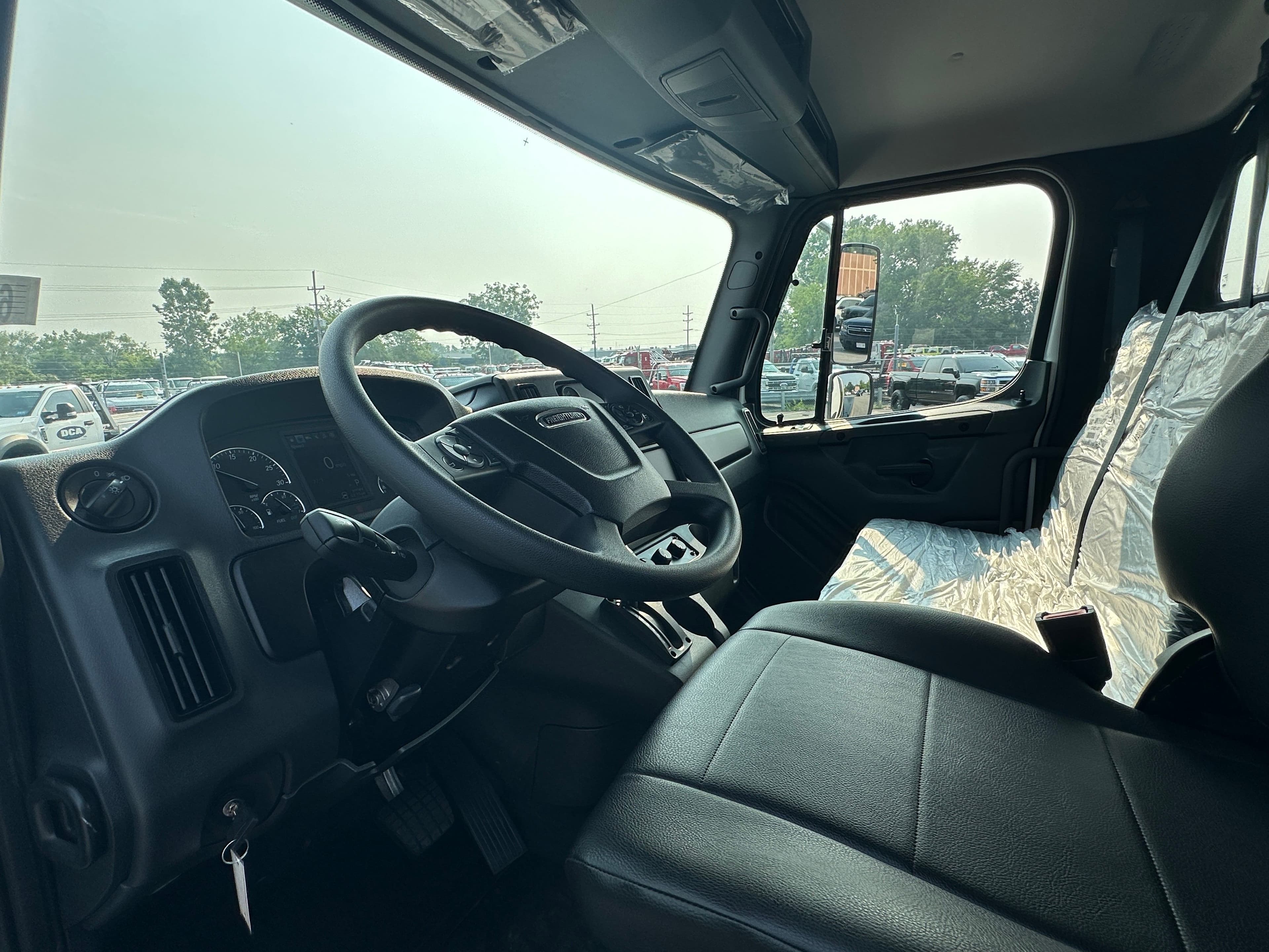 2025 Freightliner M2 106 WITH A CENTURY 21.5' STEEL CARRIER  (SK#: 6255C) image 14