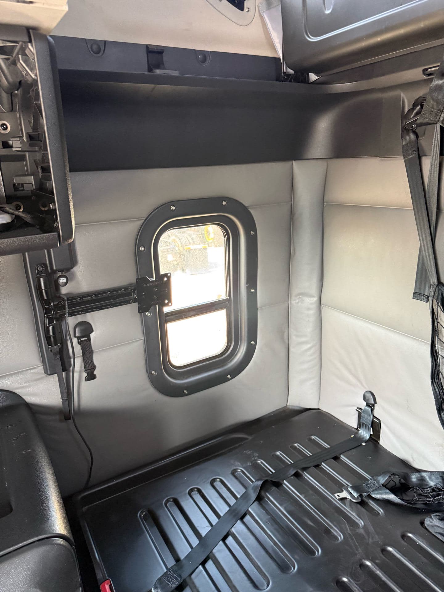 2022 Freightliner - 448k - 14k Hours - 455 HP - Swift Fleet! image 18