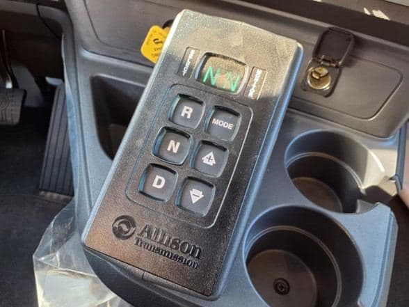 2025 Kenworth T880 image 14