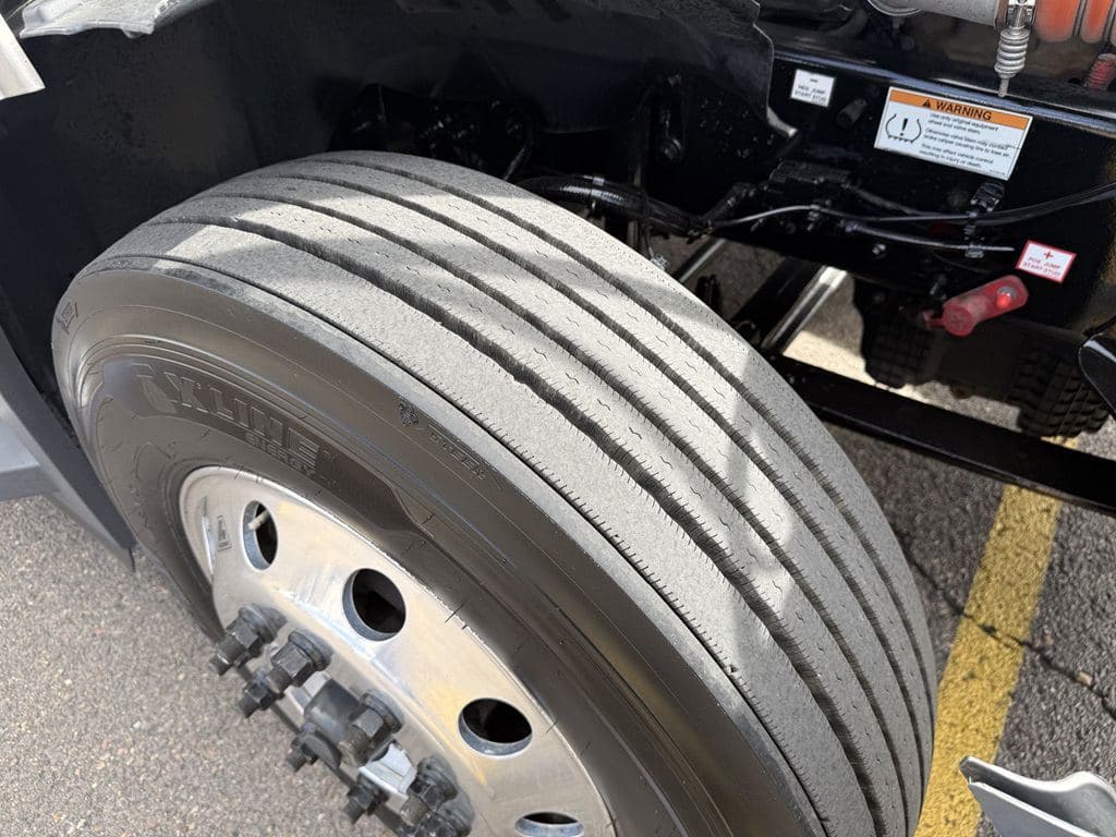 Used 2024 FREIGHTLINER PT126064ST image 24