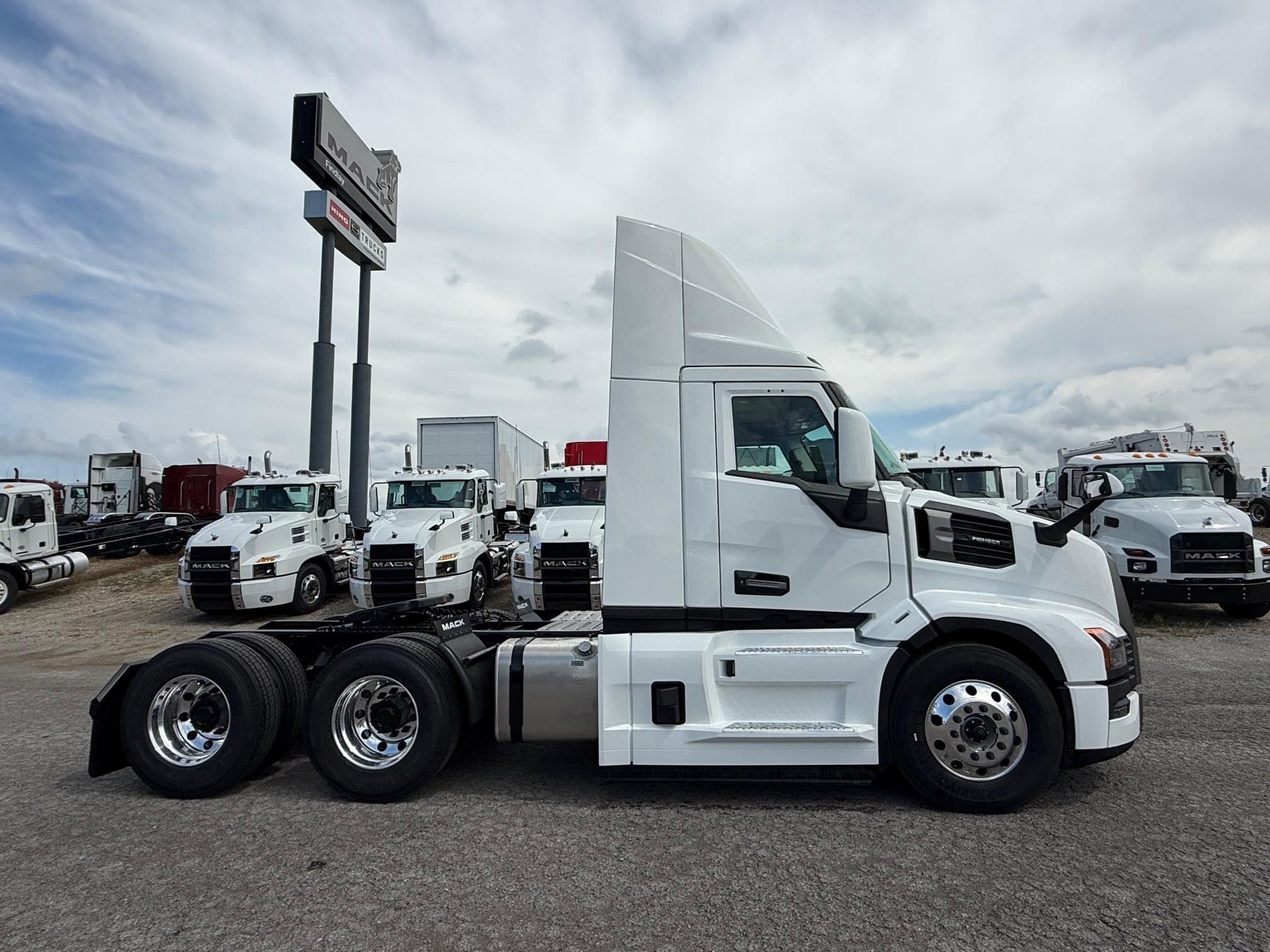2026 MACK PIONEER 64T 121350 image 2