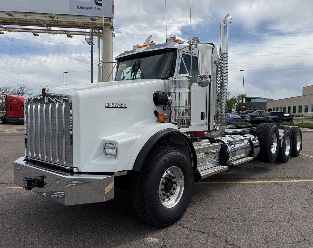 New 2027 KENWORTH T800 image 2