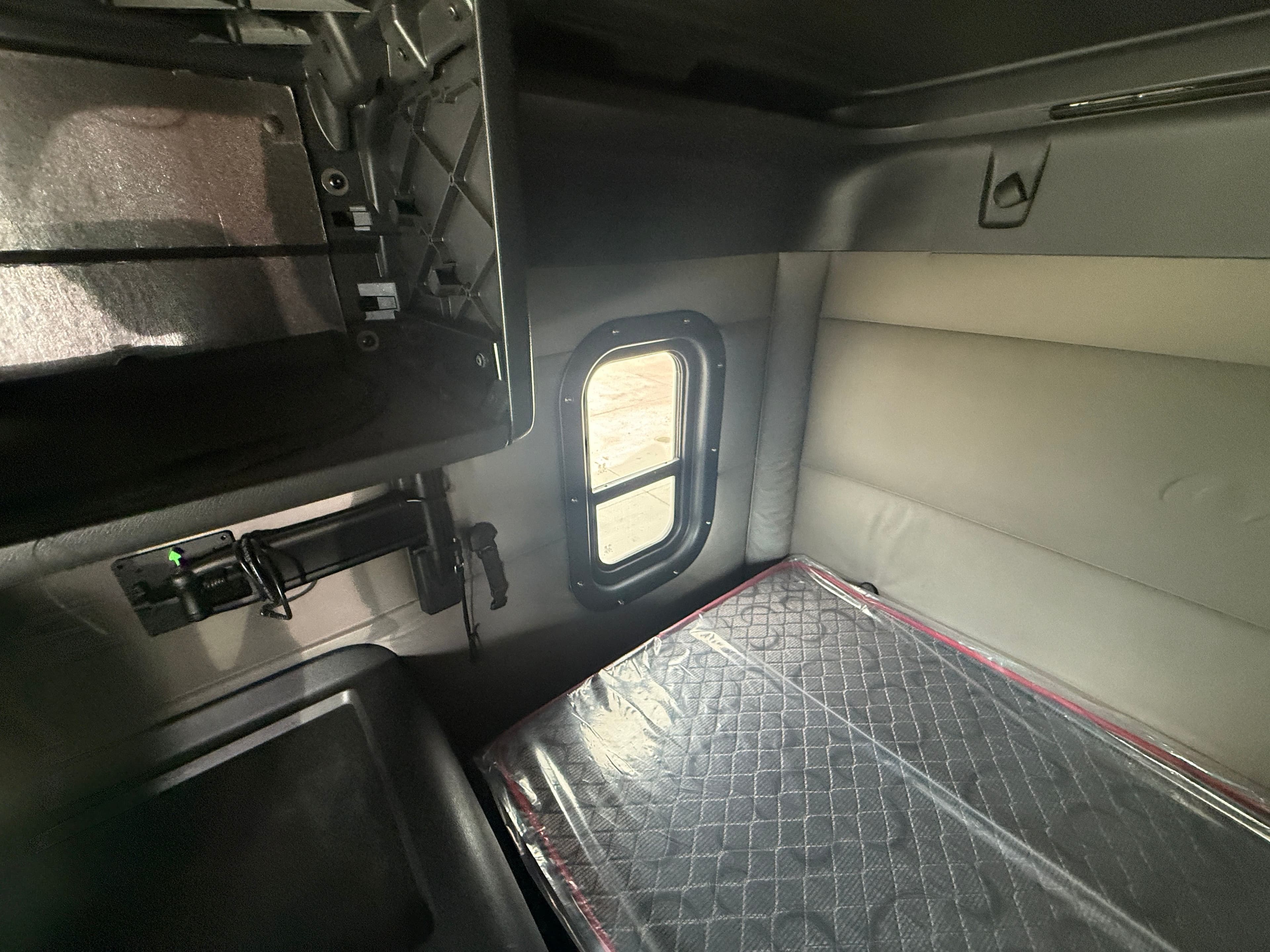 2021 Freightliner Cascadia 126 image 20