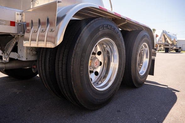 2026 Mac Trailer Mfg 1650 Cft image 2