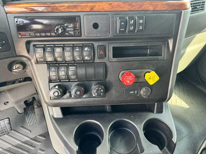 2019 International 1652 image 16