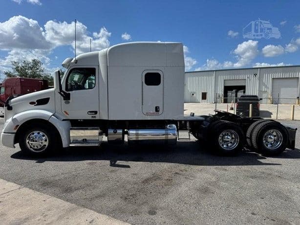 2021 PETERBILT 579  image 3