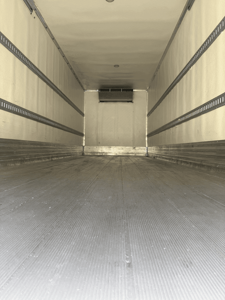 2022 Kenworth T270 image 5