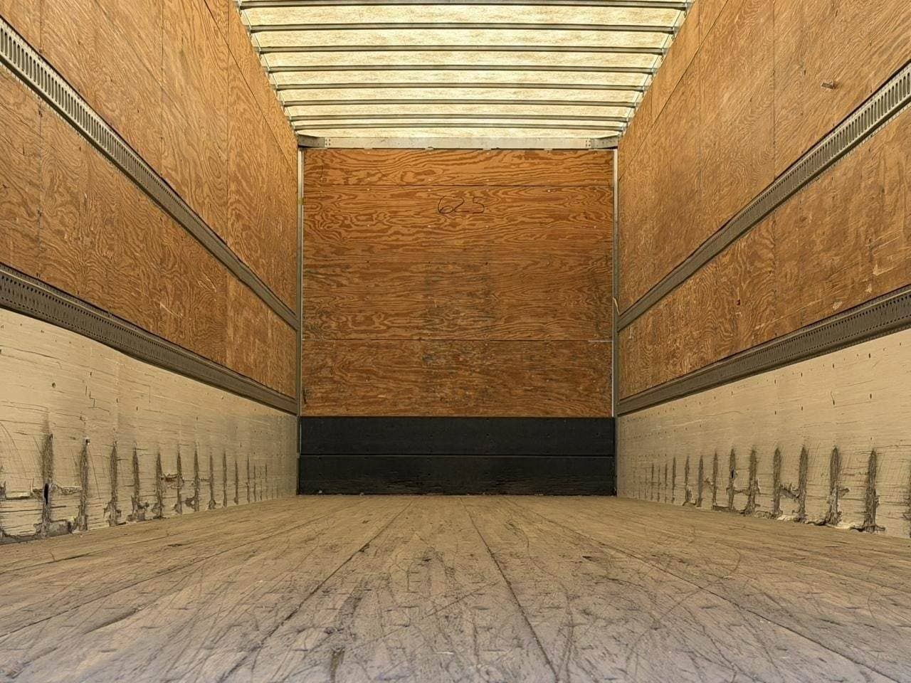 2015 Stoughton 53 ft Dry Van Trailer image 13