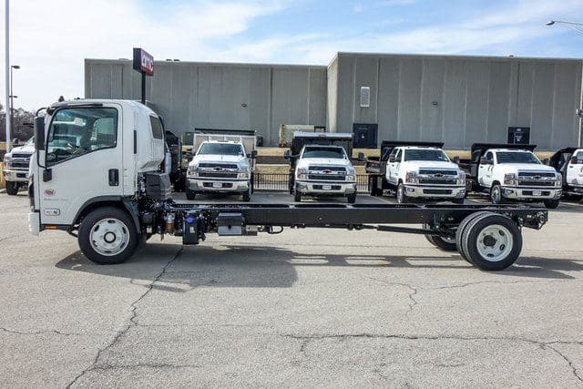 2025 Chevrolet 5500 XD LCF Diesel Base image 6