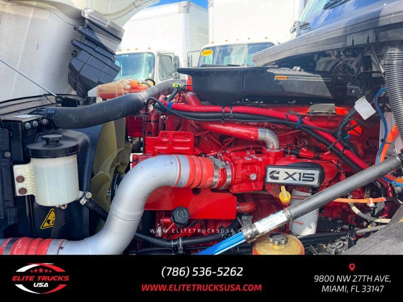 2022 International LT625 image 33