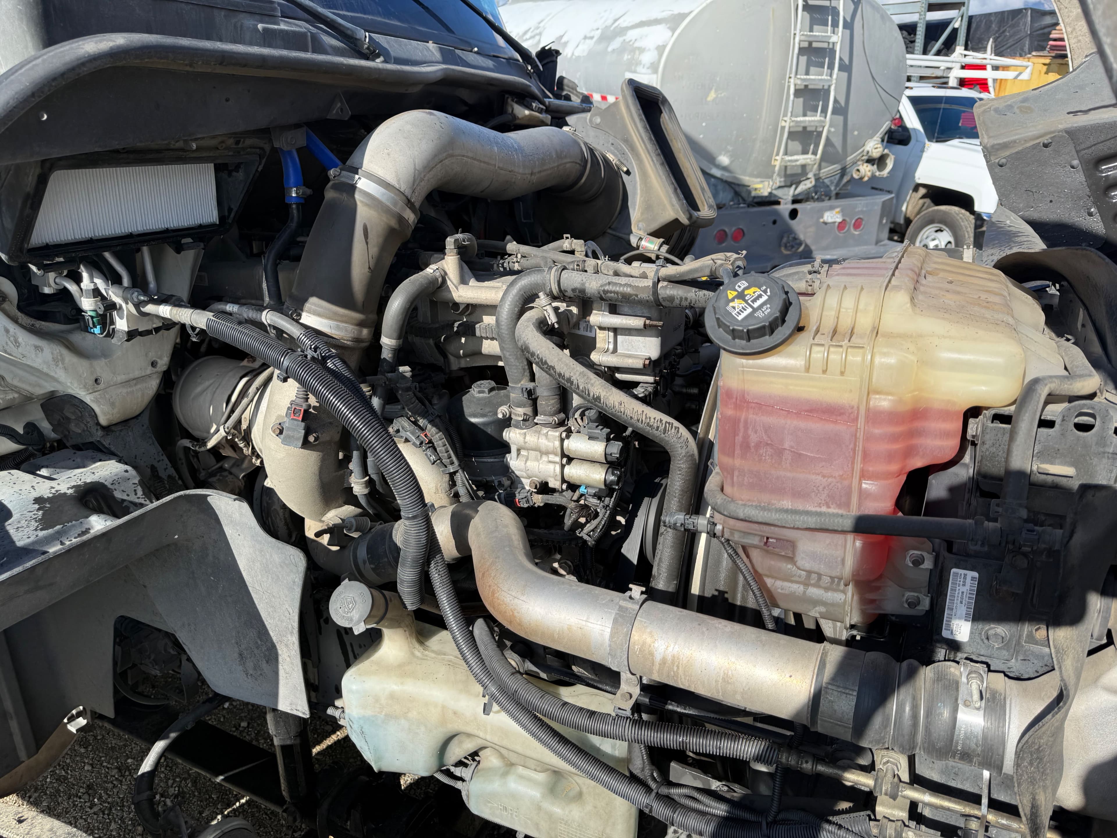 2014 International LF687 image 10