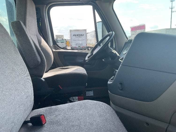 2018 Freightliner Cascadia image 6