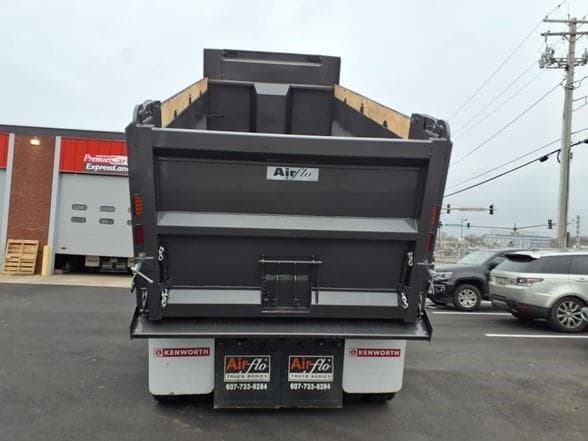 2025 Kenworth T880 image 6