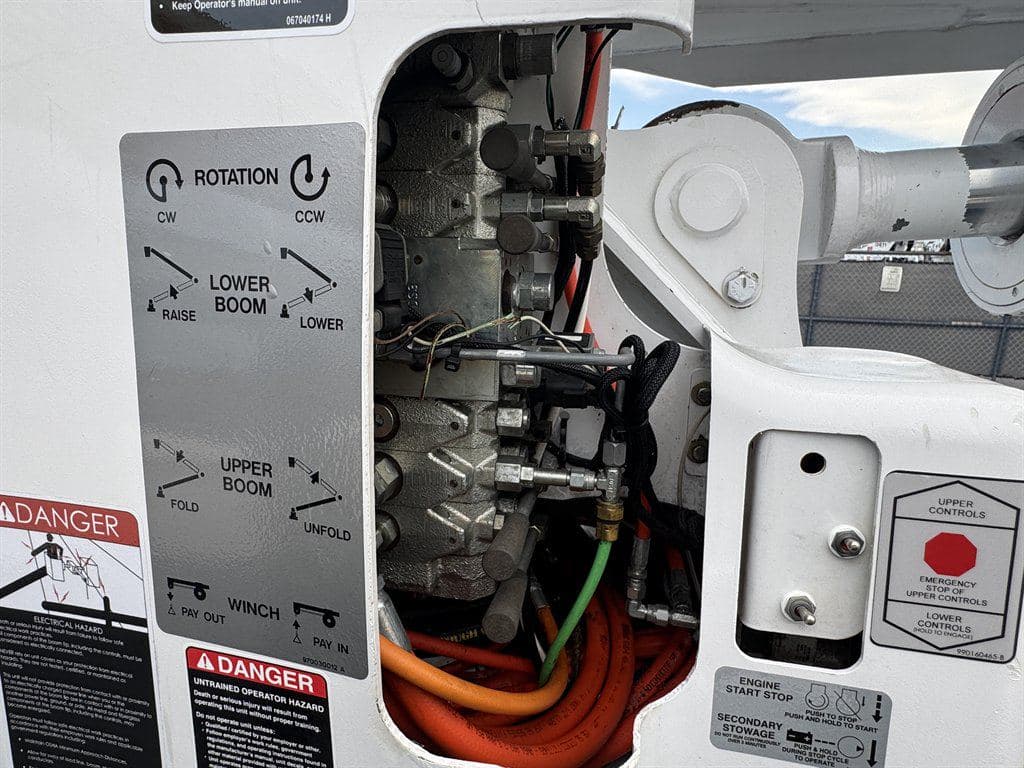 2018 Freightliner M2-106 image 27