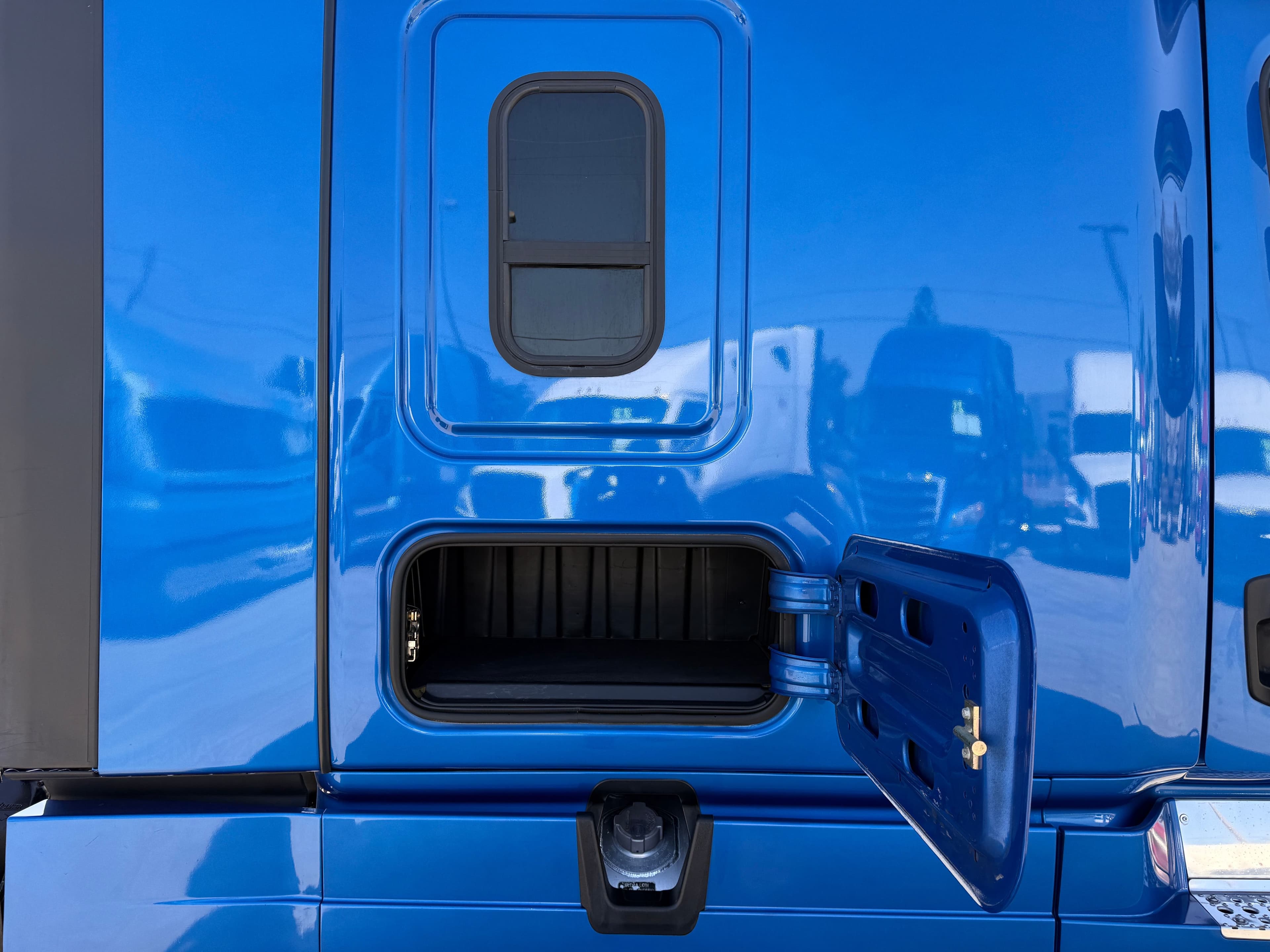 2022 Freightliner Cascadia 126 image 12