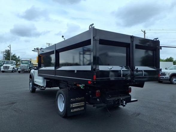 2025 Ford F600 image 6