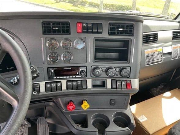 2025 Kenworth T880 image 20