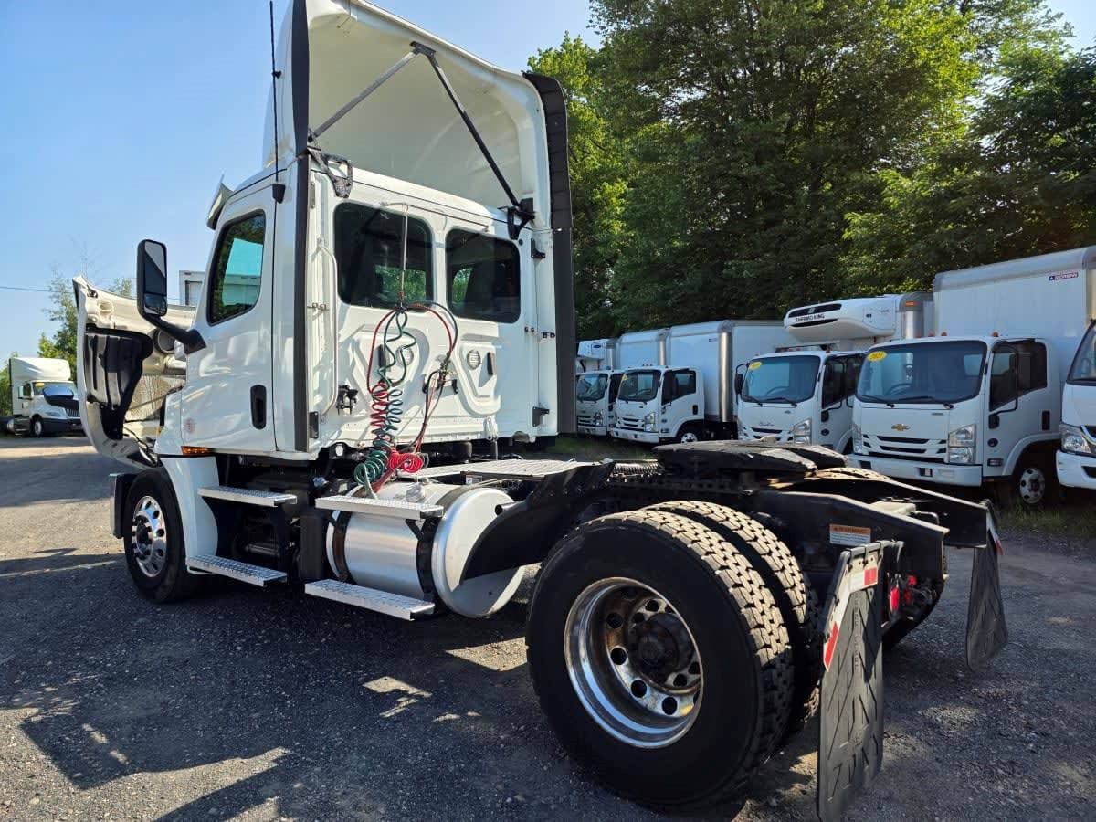 2019 Freightliner Cascadia image 6