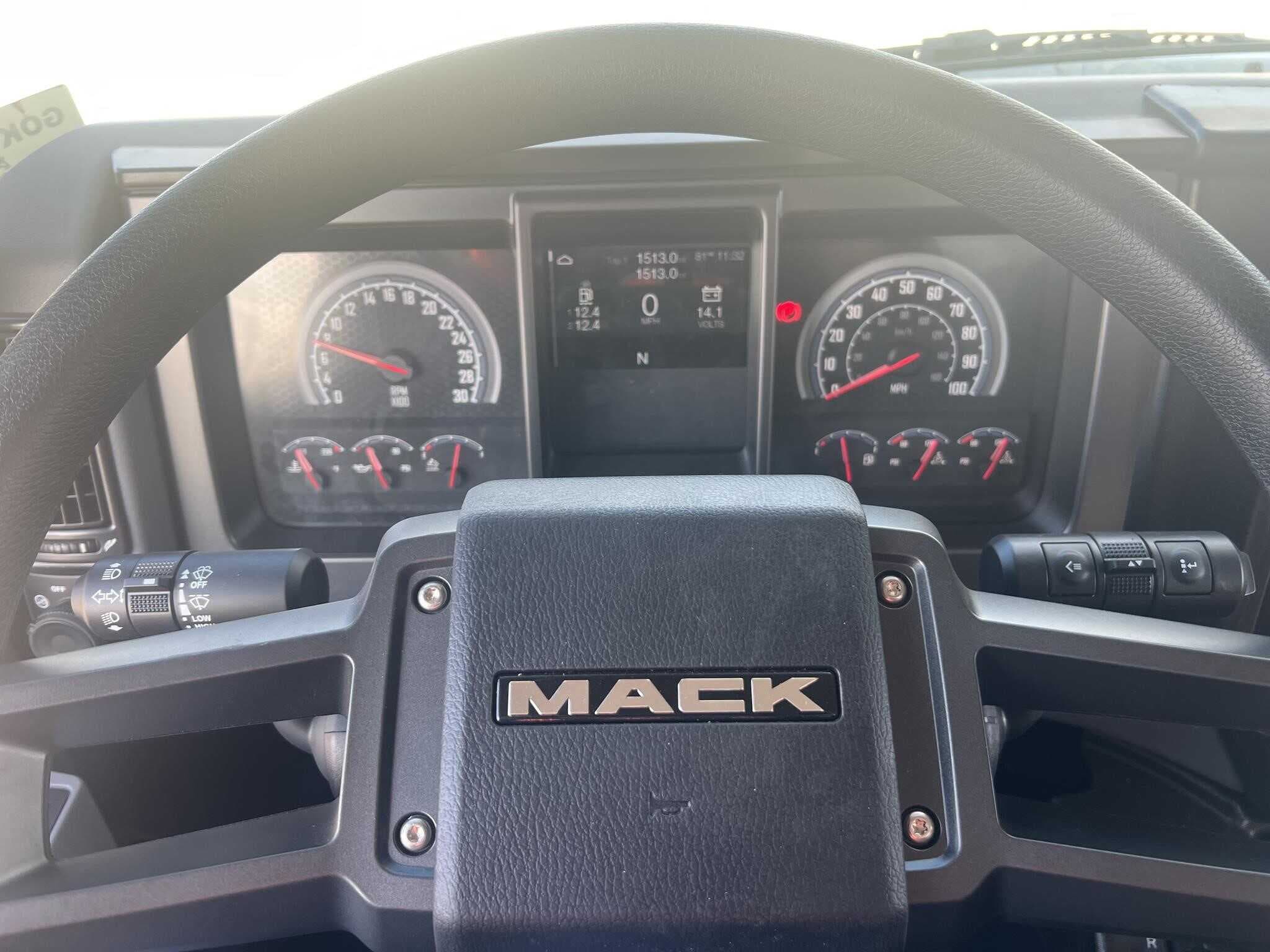 New 2024 MACK MD6 Garbage Truck image 8