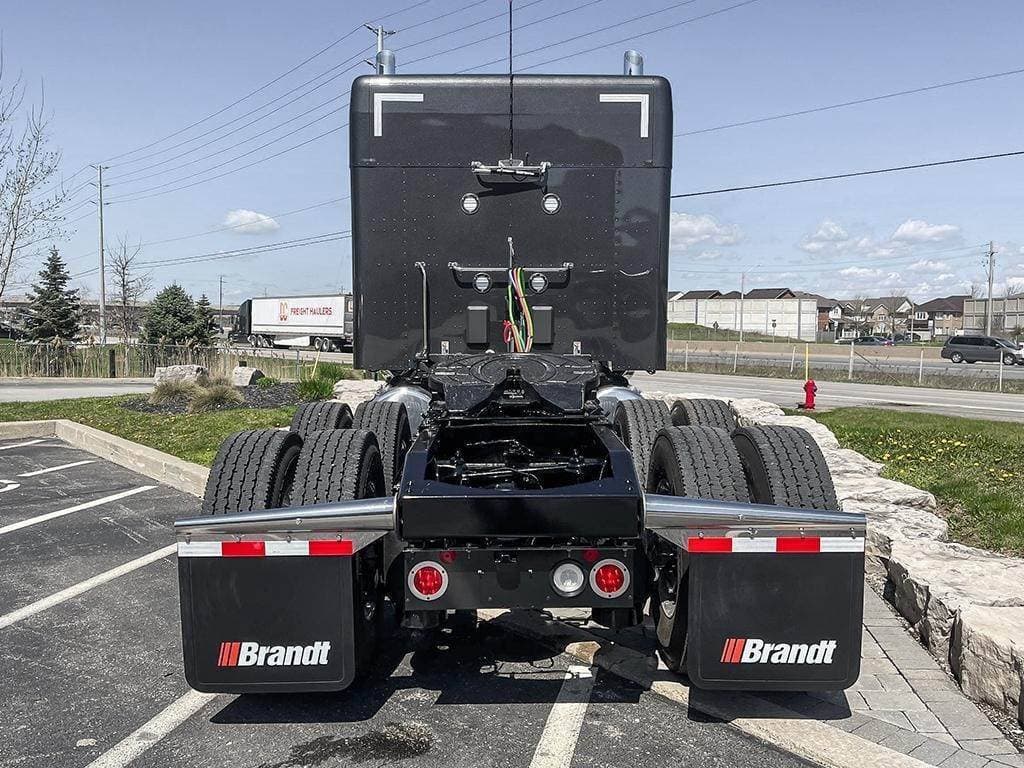 2025 Peterbilt 589 image 6