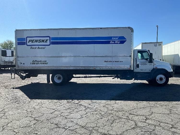 2022 International MV607 Box Truck - 220HP, 6 Speed Automatic, Roll up Door image 15