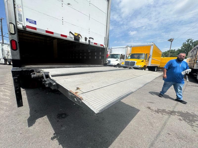 2017 International 4300 image 21